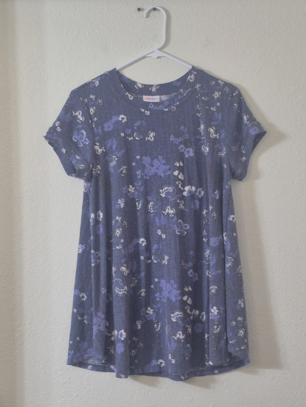 LuLaRoe Blue Floral Short Sleeve Top